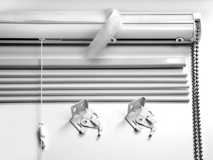 Roman curtain rod