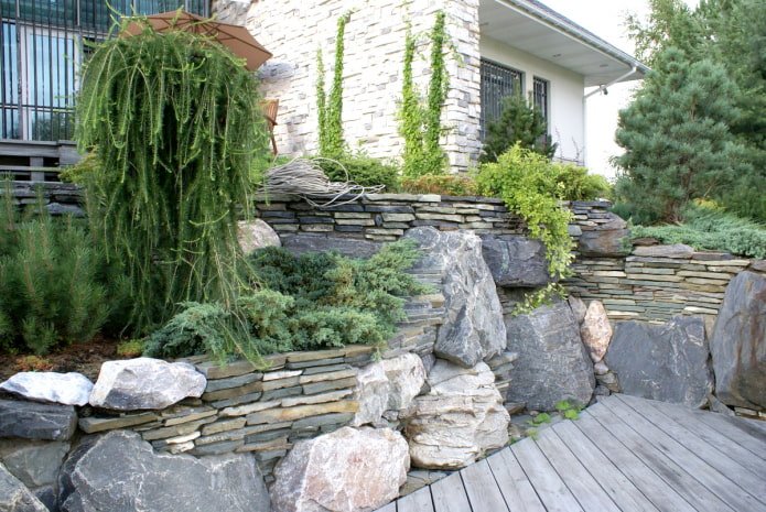 Terraced rockery