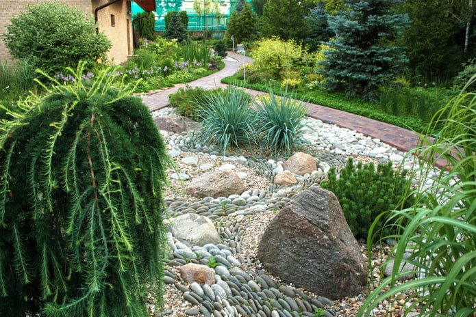 Pebble stream