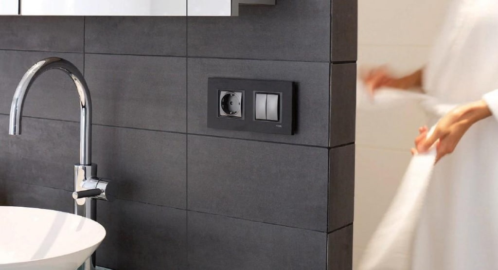 socket in the bathroom