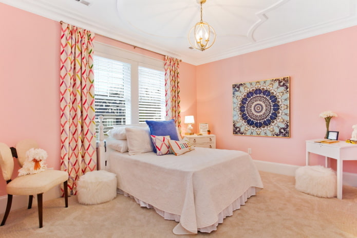 bedroom interior decor in pink tones