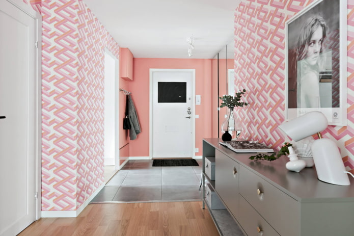 wallpaper in the hallway