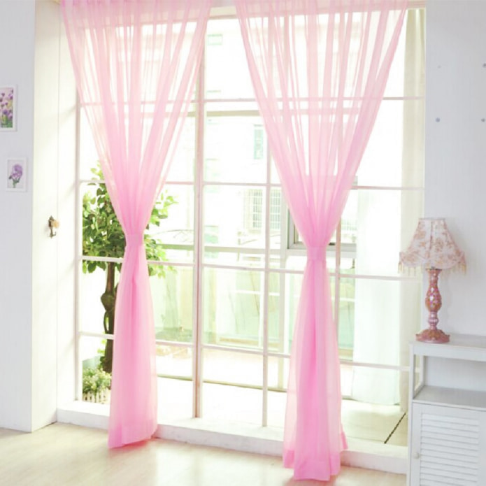 tulle on the window