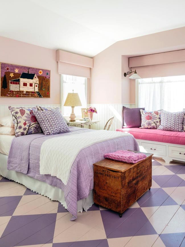 pale pink curtains in the bedroom