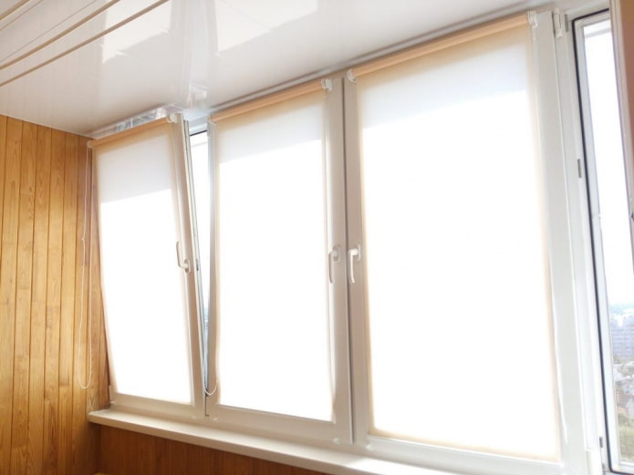 diffusing roller blinds on the balcony