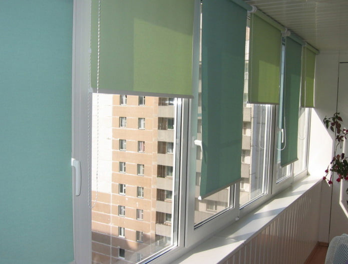 ceiling-mounted roller blinds for loggias