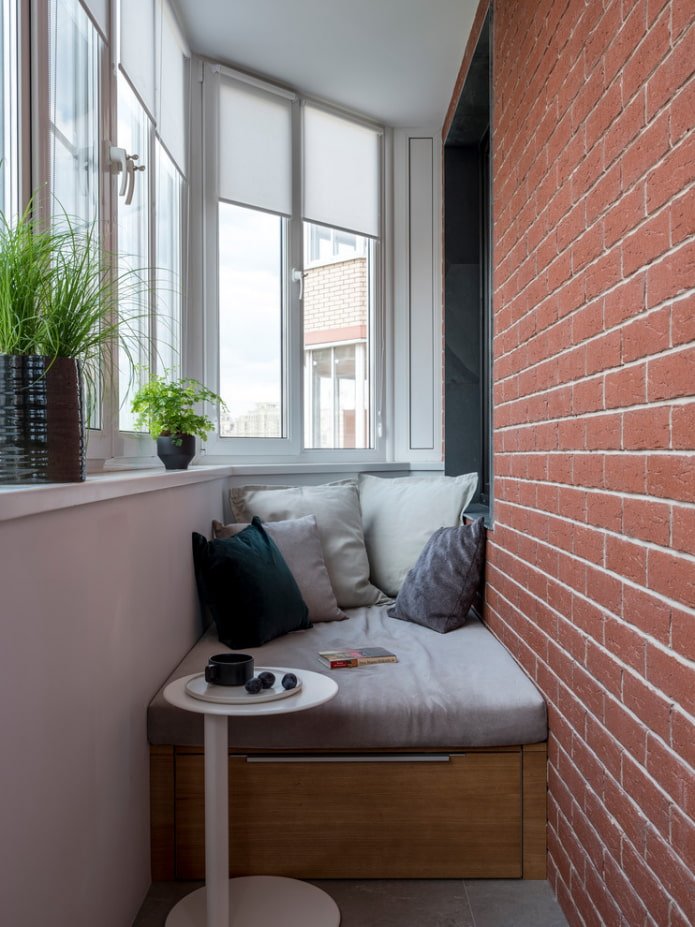 white roller blinds
