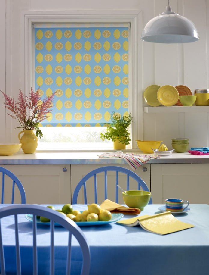 curtain with fruit image