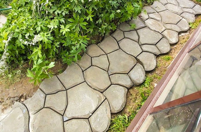 Figured concrete path