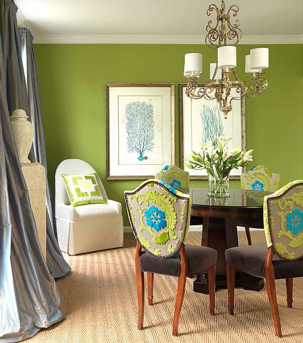 solid-color wallpaper in the interior