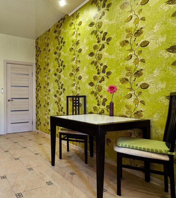 salad green wallpaper in the kitchen interior