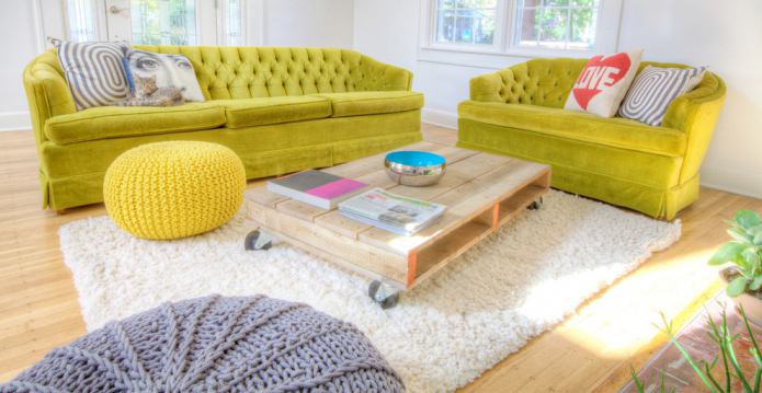 Sofa in lime color