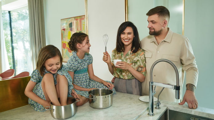 Basta with his family