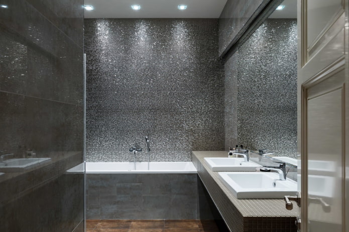 spot lighting in the bathroom
