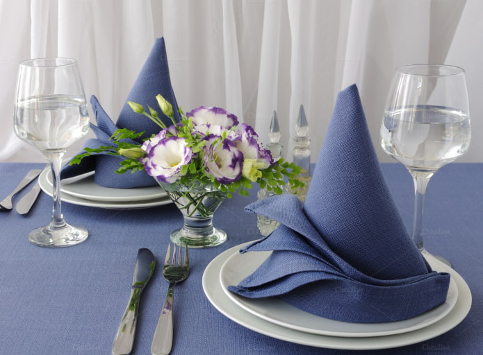 how to fold a napkin