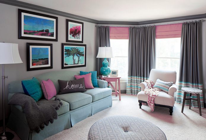 Curtains in a gray-pink combination