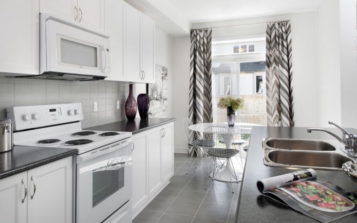 Curtains with a graphic pattern