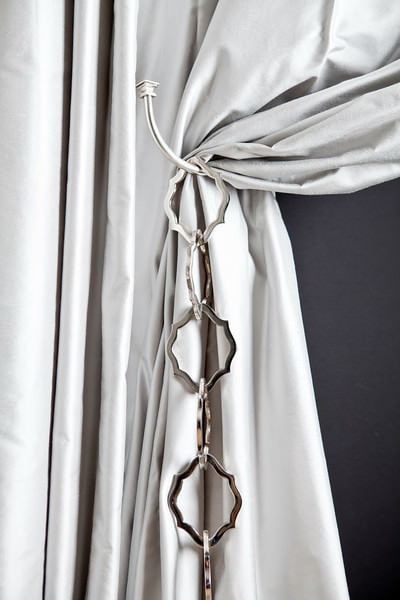 Curtain clip