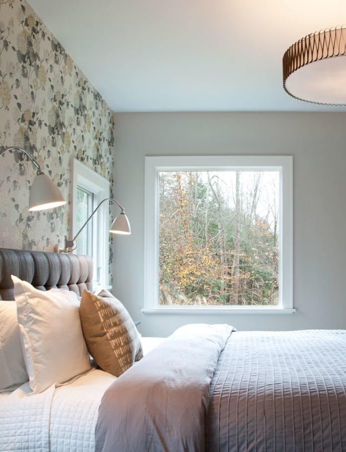 Gray and beige walls in the bedroom