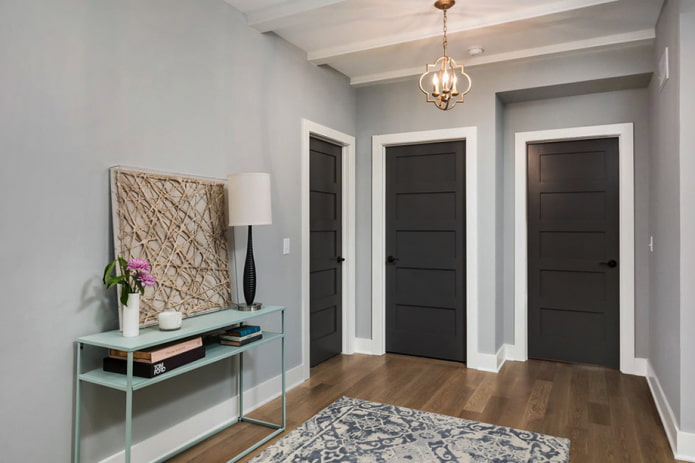 finishing in the interior in gray tones