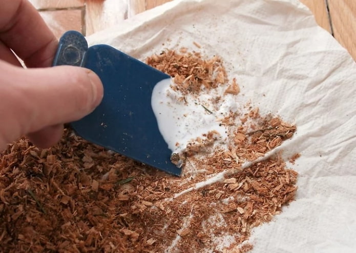 mixing sawdust