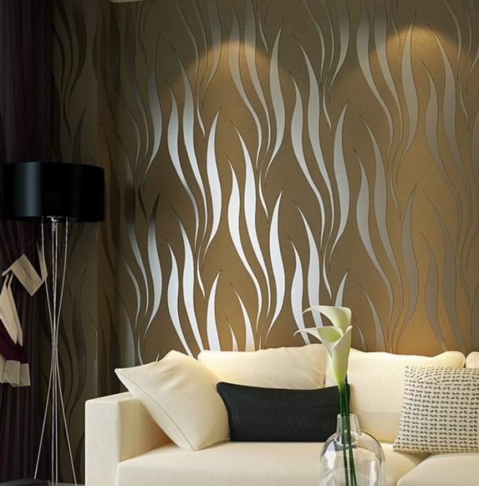 silk wallpaper in the living room