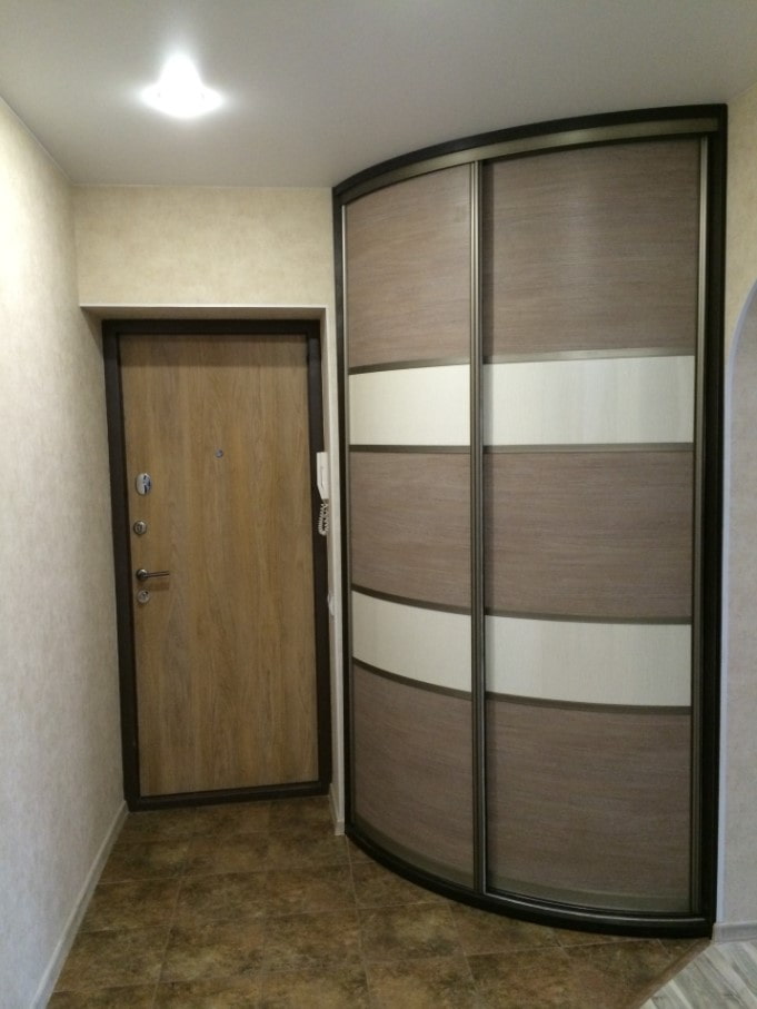 radial wardrobe in the hallway