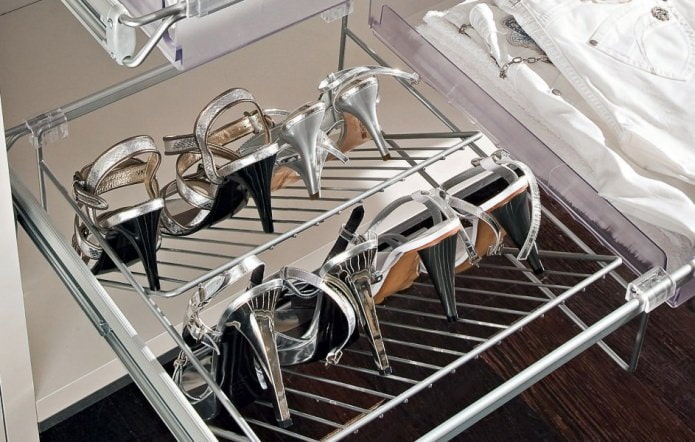 Shoe compartment