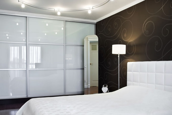 wardrobe with lacobel coating