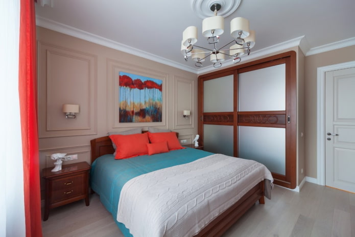 Built-in wardrobe in the bedroom