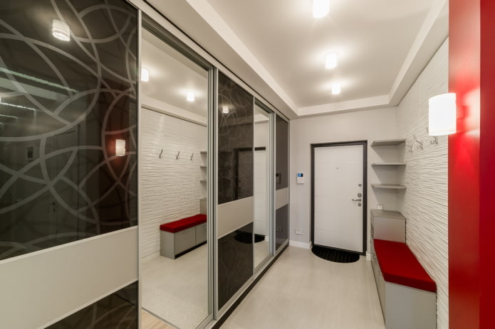 Wall-mounted wardrobe