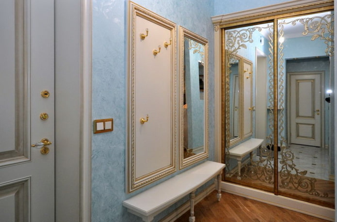 Mirror wardrobe with patterns