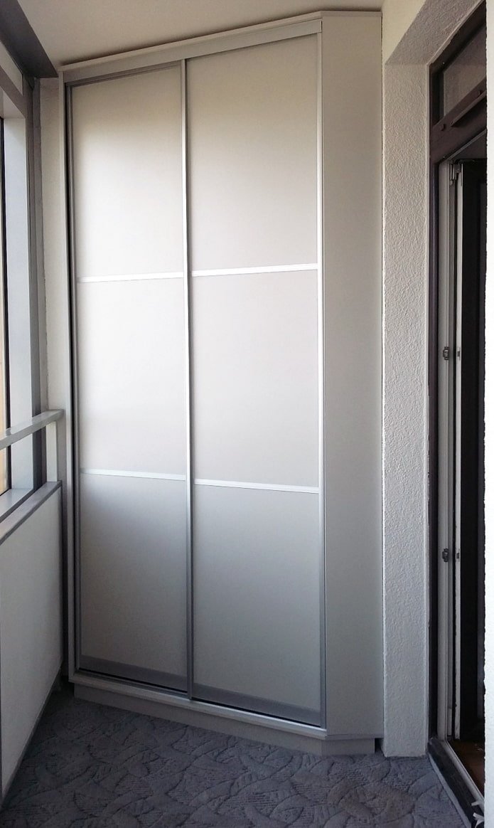 Matte sliding doors