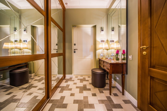 design of cabinets in the interior of the hallway