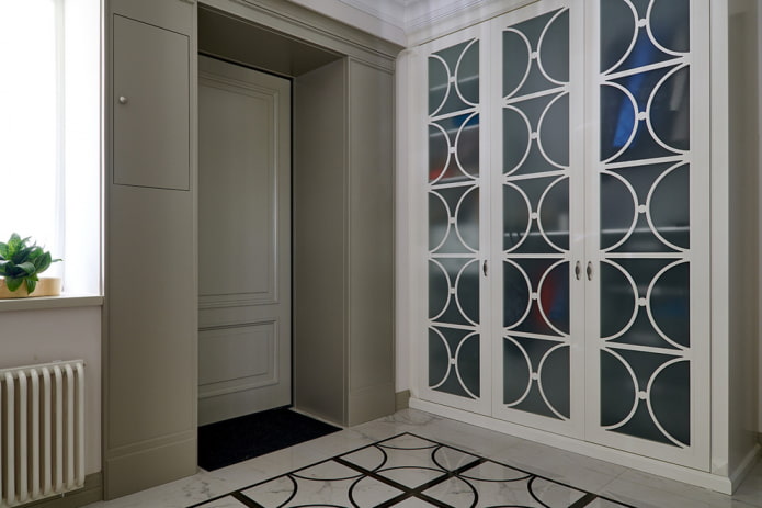 cabinet design in the hallway interior