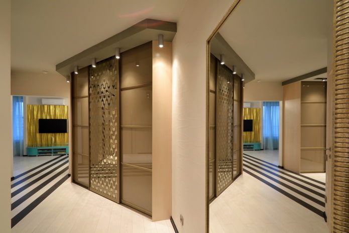 wardrobe to the ceiling in the interior of the hallway
