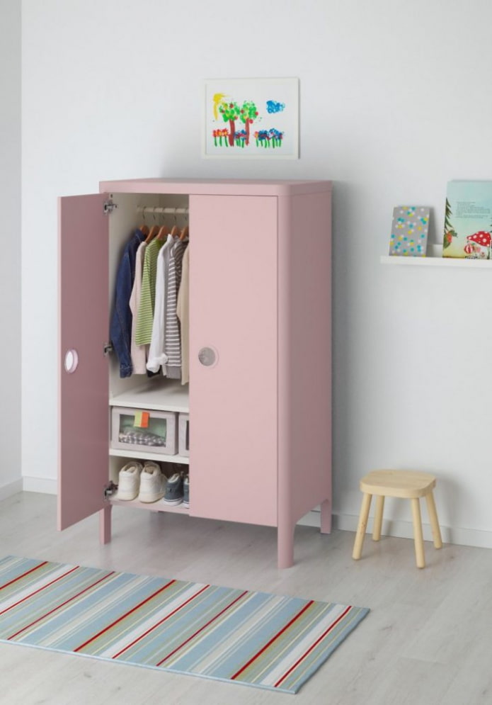 cabinet design in the interior of the hallway