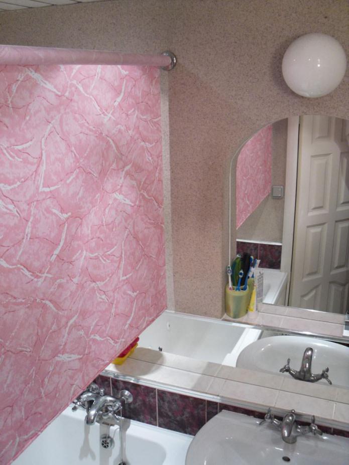 roller blind for the bathroom
