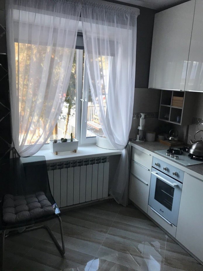 kitchen tulle
