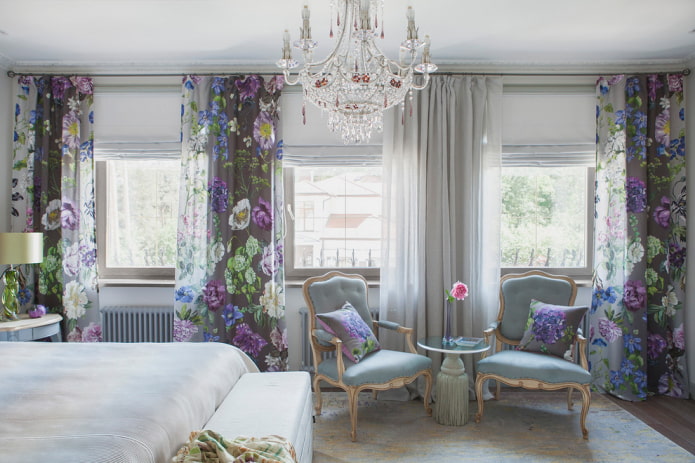curtains in the bedroom