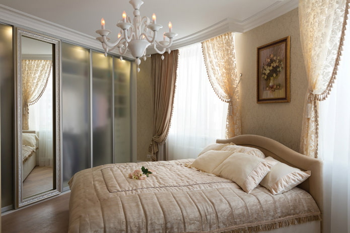 curtains in the bedroom