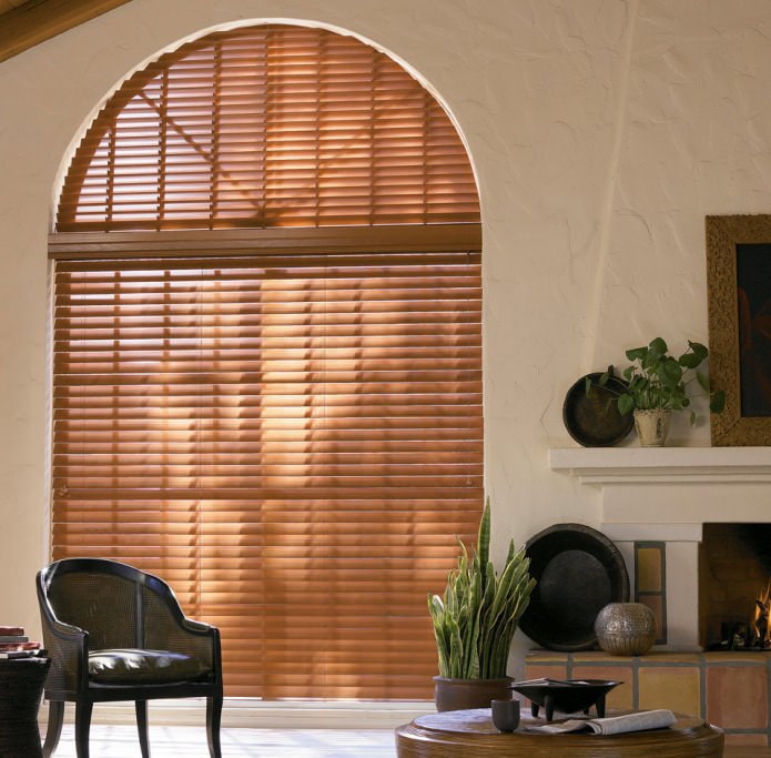 photo of curtains for arched windows: pleated blinds