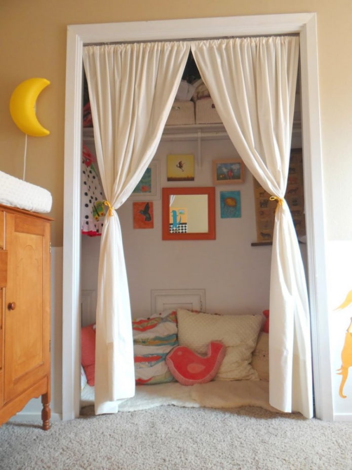 curtains on the door in the interior of the children's room