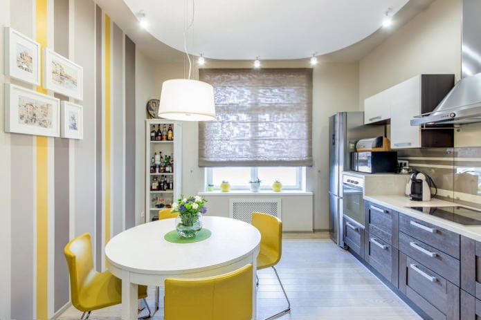 striped painting of the walls in the kitchen