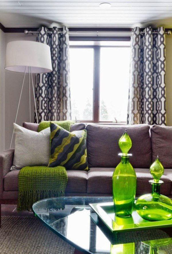 curtains with eyelets in the hall