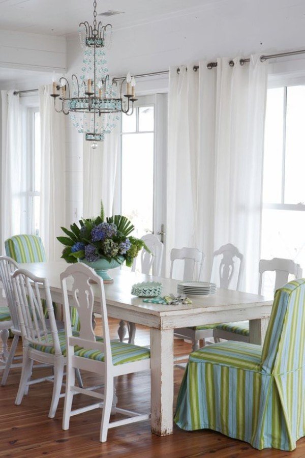 curtains in the kitchen