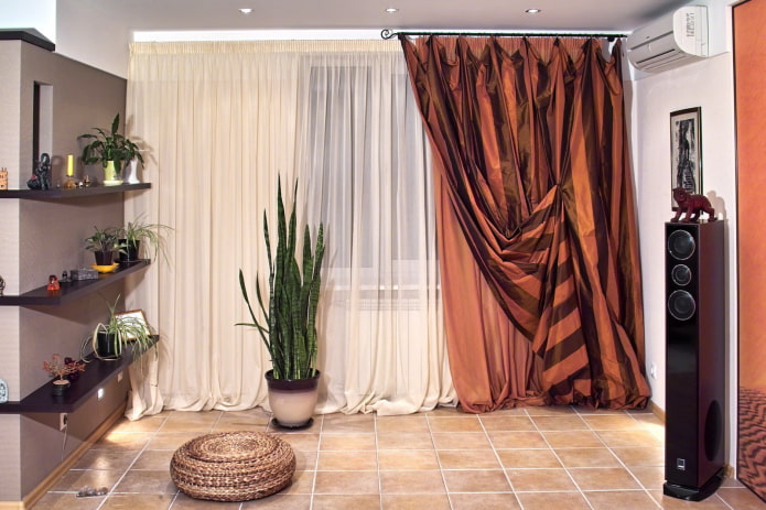 taffeta curtain on one side