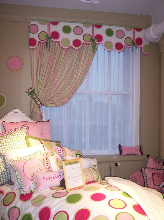 curtain for a children's room with a lambrequin