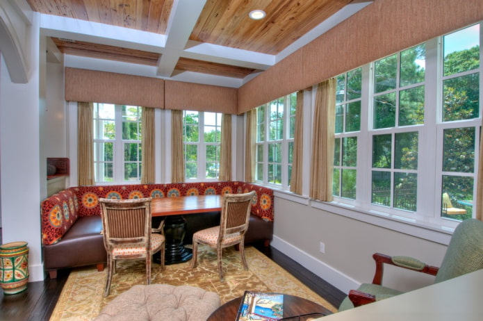 rigid bandeau lambrequin in the interior