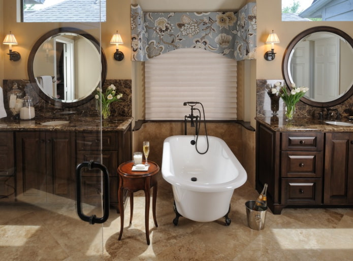 hard lambrequin with flowers in the bathroom interior
